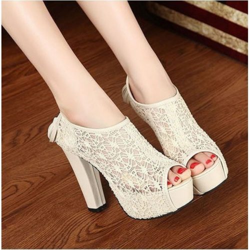 オフホワイトとはどんな色?白との違いとは?おしゃれ用語解説