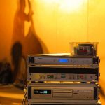 スタジオミュージシャンとは?ギャラやギター、ベース、ドラムは?