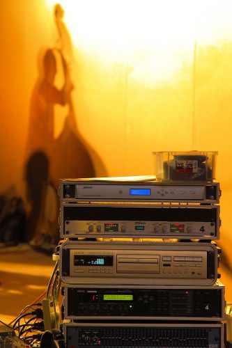 スタジオミュージシャンとは?ギャラやギター、ベース、ドラムは?