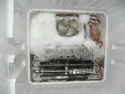 冷凍庫が凍らないで溶ける原因や自分でできる対処法を紹介!