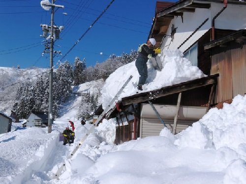 大雪警報の基準や注意報との違いは?立往生などの被害が怖い!