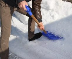 雪かきのトラブルはしない人がいたりマナーの問題？解決方法は？