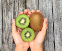 キウイは体に悪いの?栄養の効果や食べ過ぎた時はどうなる?